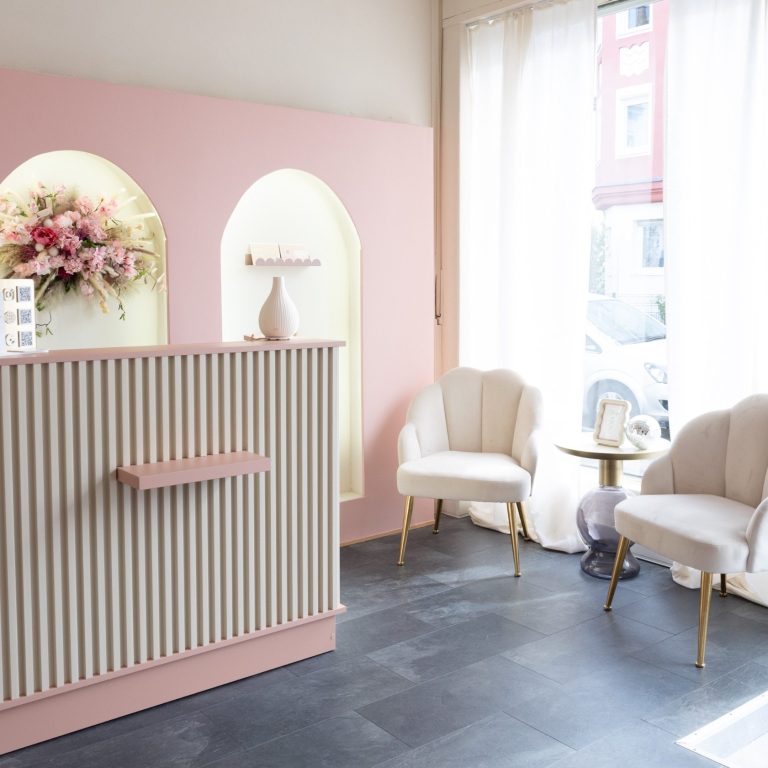 Modernes Make-up Studio in Augsburg-Pfersee für Brautstylings, Workshops und Shootings