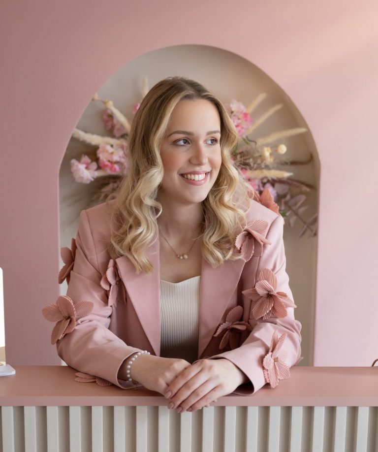Professionelle Visagistin in Augsburg für exklusives Eventstyling, Firmenevents, TV- und Film-Produktionen und Galas