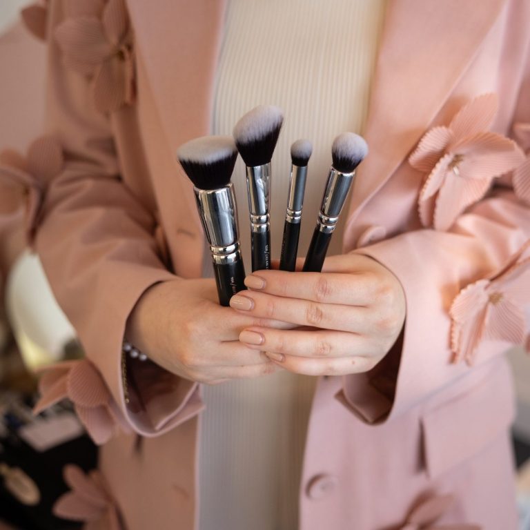 Professionelle Make-up Pinsel für hochwertiges Event-Styling durch eine Make-up Artistin in Augsburg