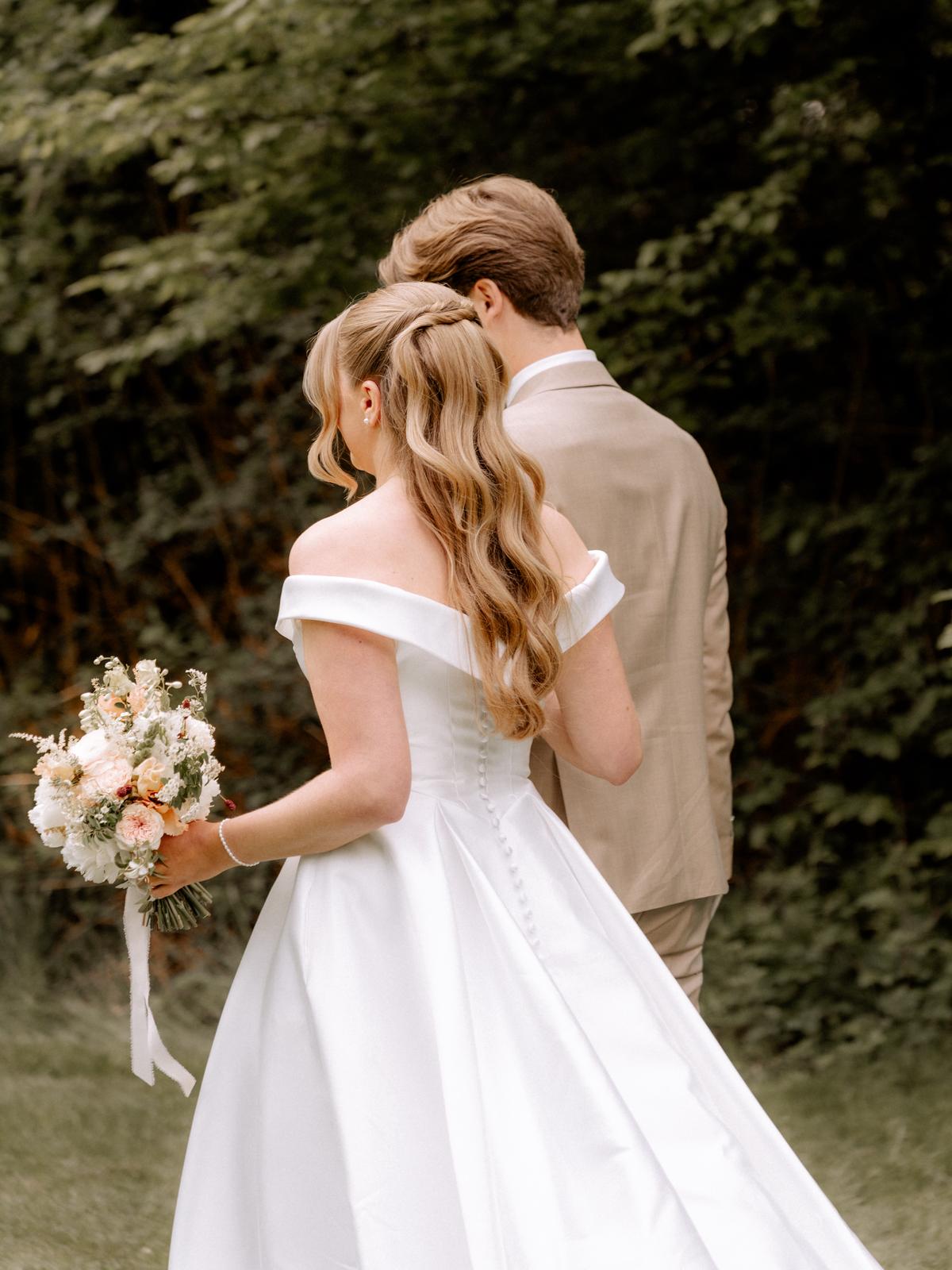 Braut und Bräutigam auf einem Originalfoto der bisherigen Website