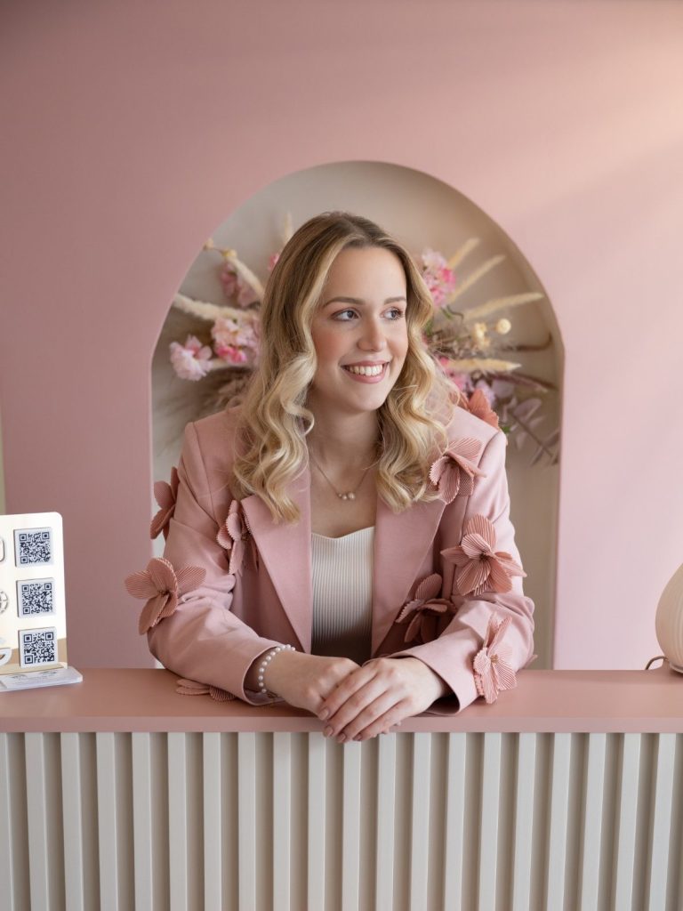 Make-up Artistin für professionelles Brautstyling und Braut Make-up in Augsburg