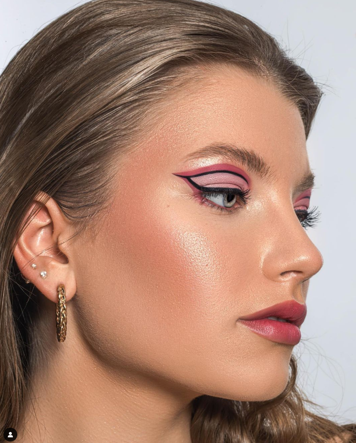 Kreatives Editorial Make-up für ein professionelles Shooting Styling und Beauty-Shooting in Augsburg