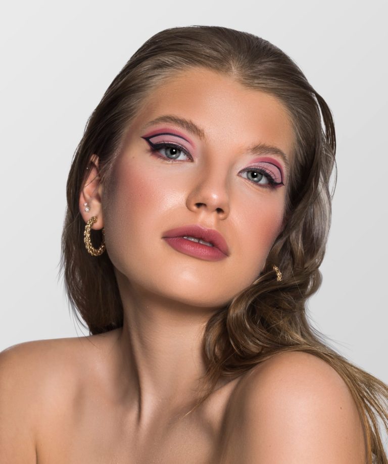 Professionelles Beauty Make-up für ein Editorial- und Beauty-Shooting in Augsburg durch eine erfahrene Make-up Artistin